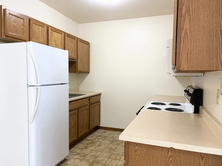 118-126 Oak St #104 — Photo 6