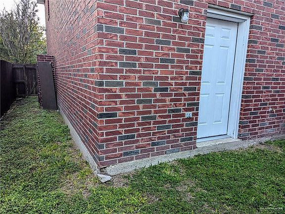 4th image of 409 S 49th St APT D
