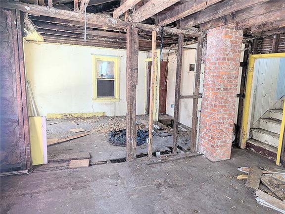 4th image of 77 Heidelberg St