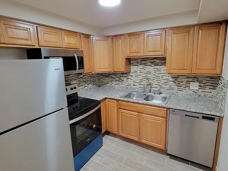 2121 Clayton Ave #5 — Photo 9