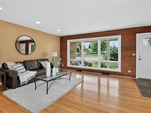 3rd image of 700 E Turner Ave