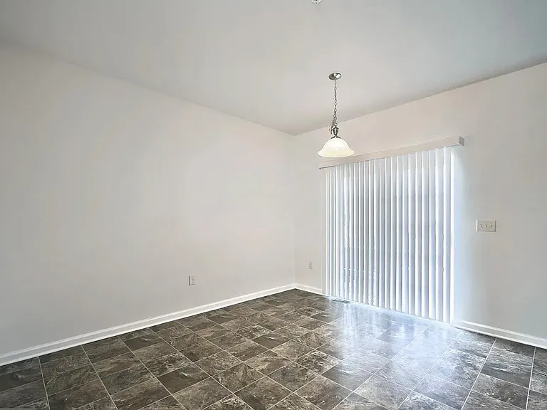 535 Marion Rd — Photo 10