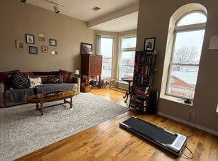 1232 W Belmont Ave #3, Chicago, IL 60657