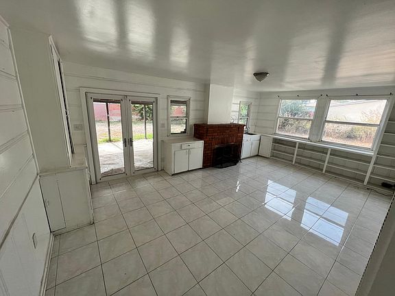 4th image of 907 W 27th St #A