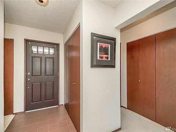 4th image of 10707 Glen Acres Dr S #10707