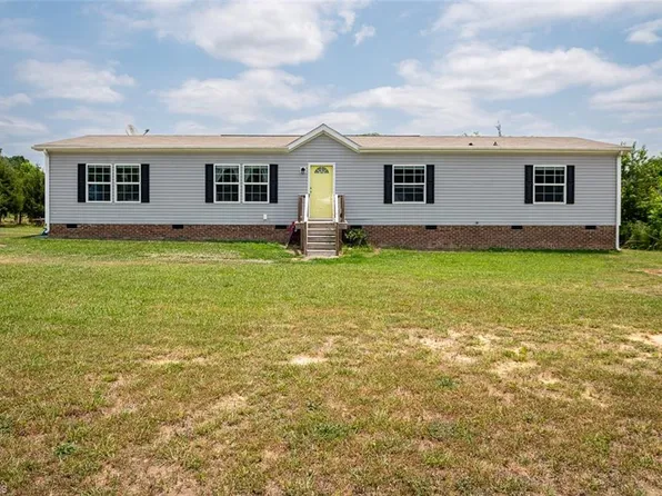 2825 Cornfield Ct, Snow Camp, NC 27349