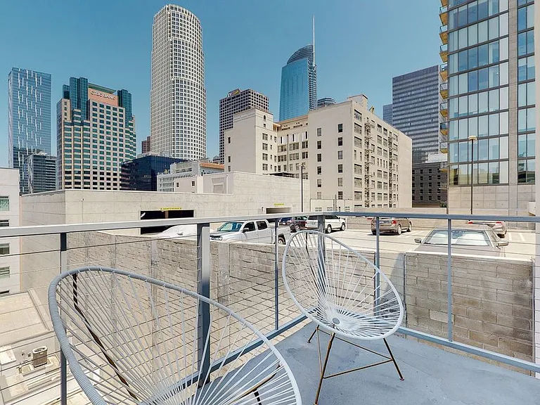 645 W 9th St #718 — Photo 9