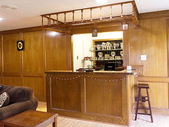 Wet bar