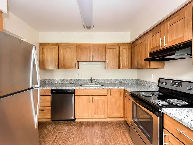 Royal Greens Apartments — Photo 9