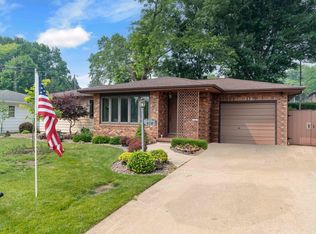 828 Cataract Ave, Waterloo, IA 50702