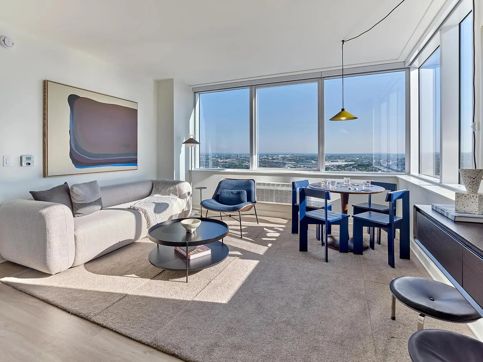 2 bed, 1000 sqft, $5,232 — Photo 2