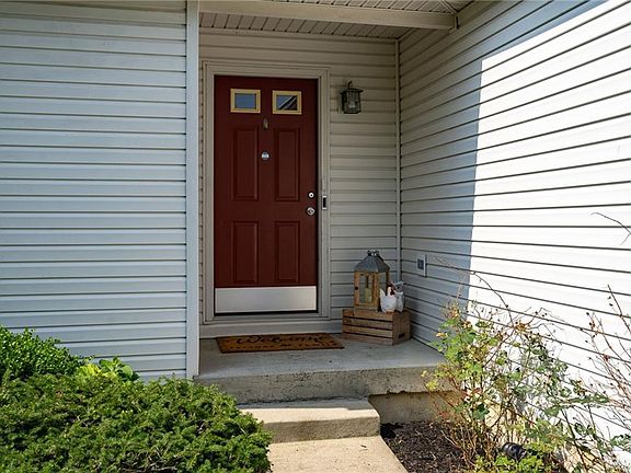 3rd image of 459 Little Creek Dr