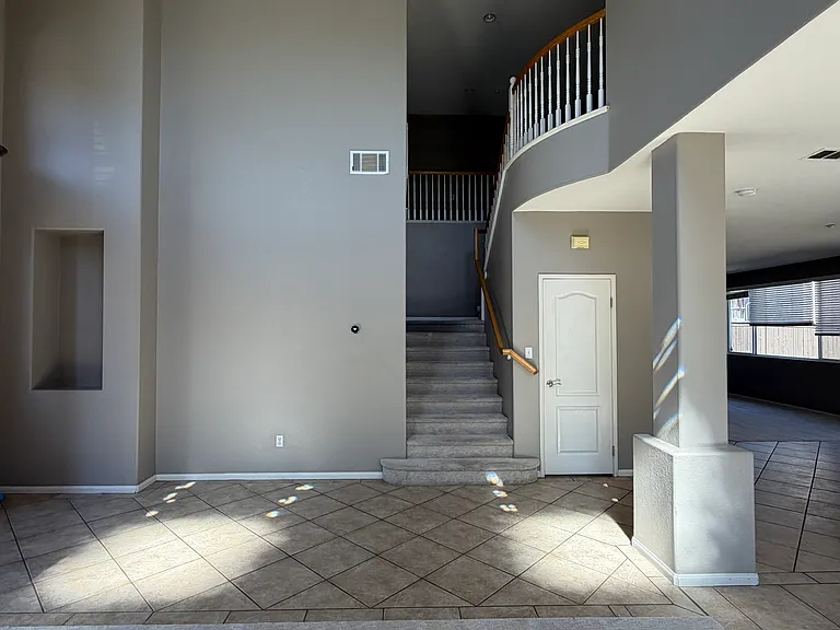 4725 Driftwood Way — Photo 6