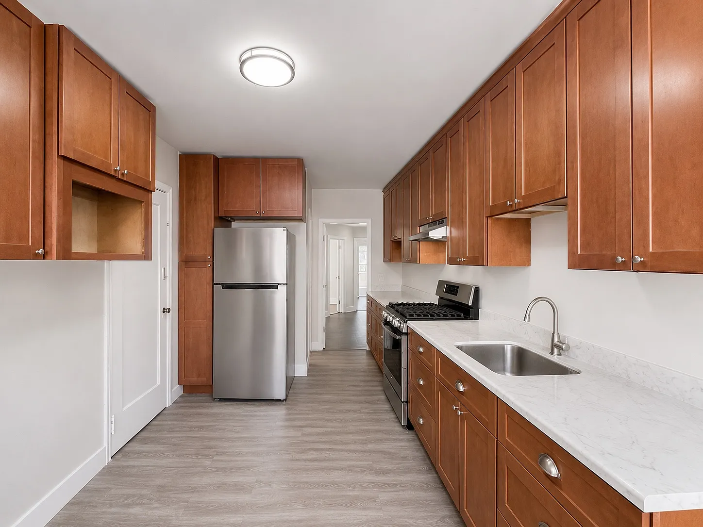 4 bed, 1.5 bath, 2332 sqft, $3,500 — Photo 4