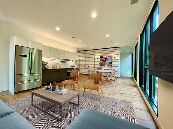 Living / kitchen / dining room