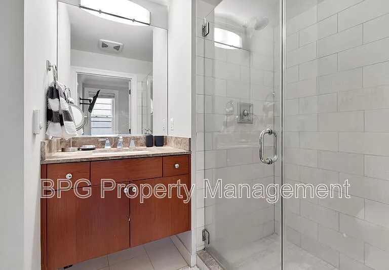 1121 24th St NW #204 — Photo 11