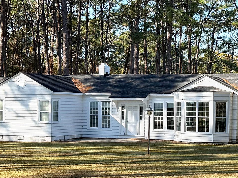 1st image of 132 Stafford Dr