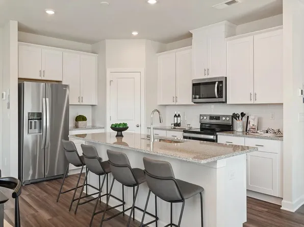 1213 Plumcrest Dr, Charlotte, NC 28216