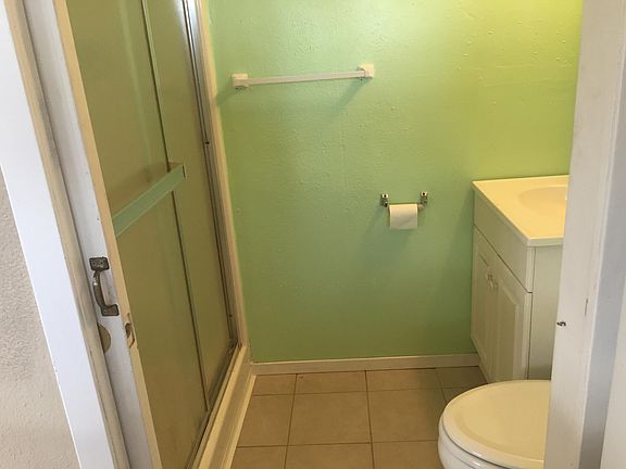 4th image of 246 Lakeview Ct