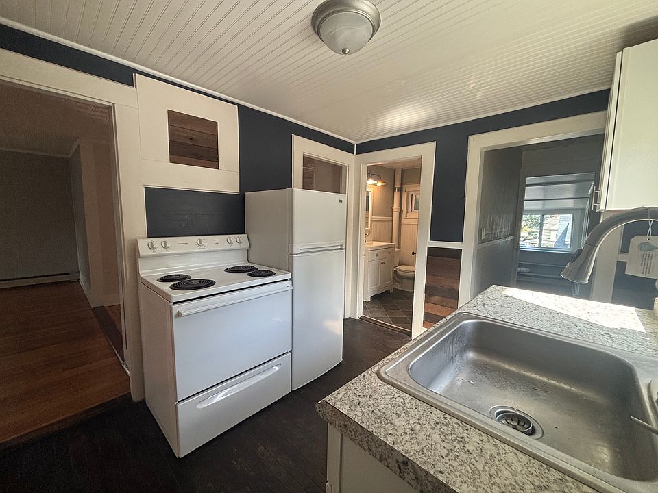 1st image of 3 Hillcrest Ct #2