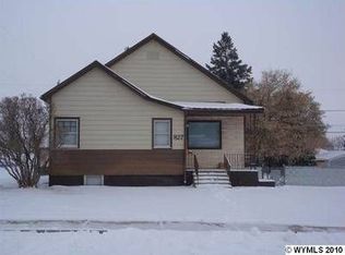 827 13th St, Rawlins, WY 82301
