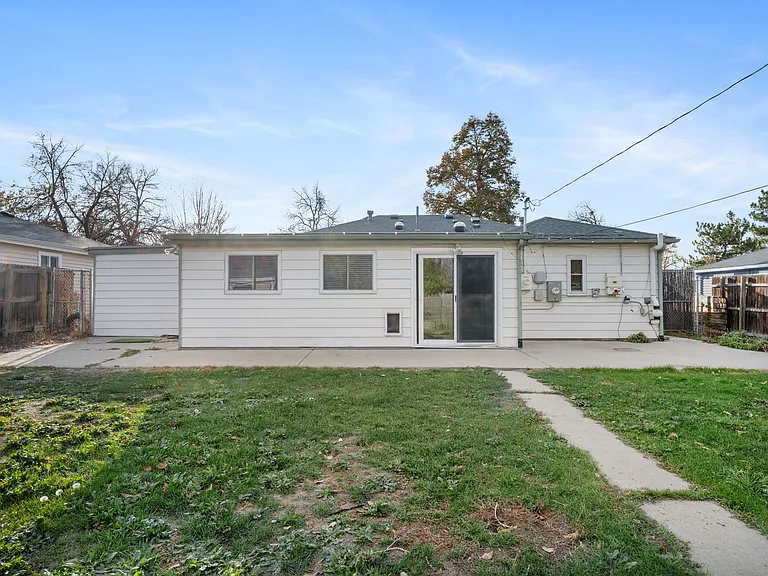 1060 Uvalda St — Photo 22