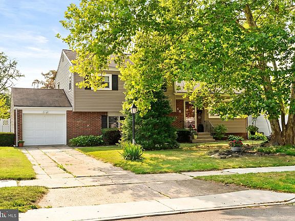 3rd image of 46 Hempstead Rd