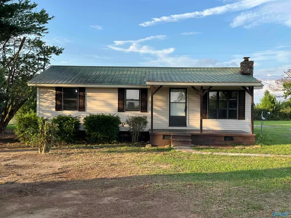 564 Hatley St, Geraldine, AL 35974