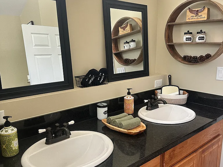 677 W Canyon Dr — Photo 26