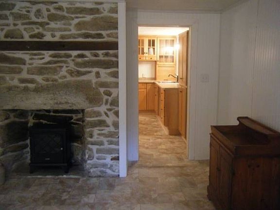 Living Room Into Kitchen
