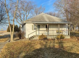 316 W 1st St, Hume, IL 61932