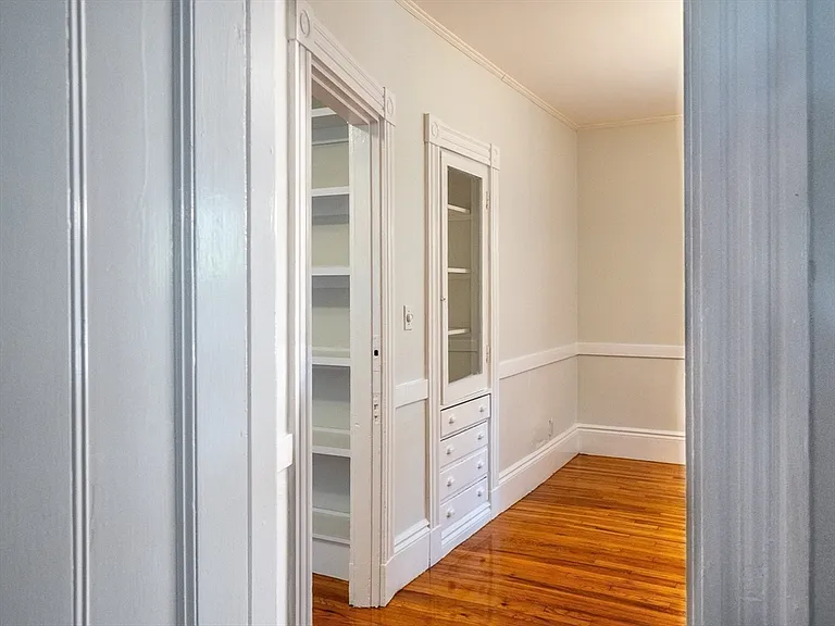 12 Adella Pl — Photo 15