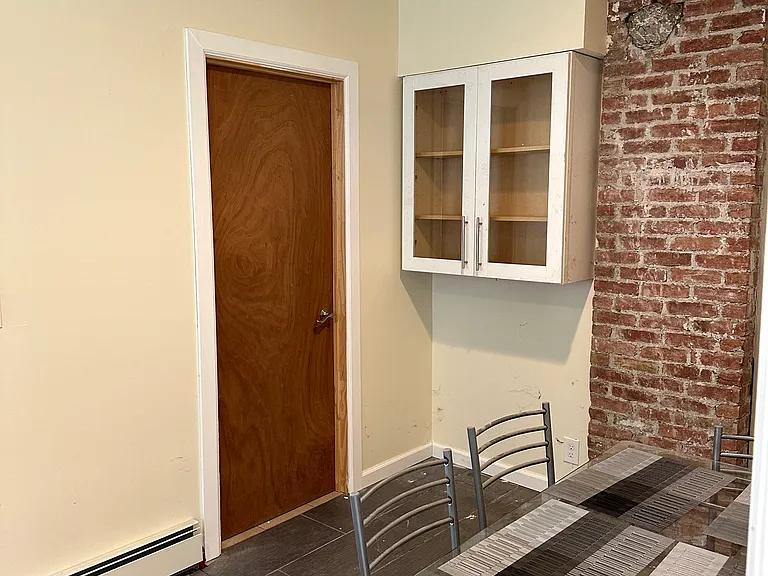 1105 N Main Ave — Photo 5