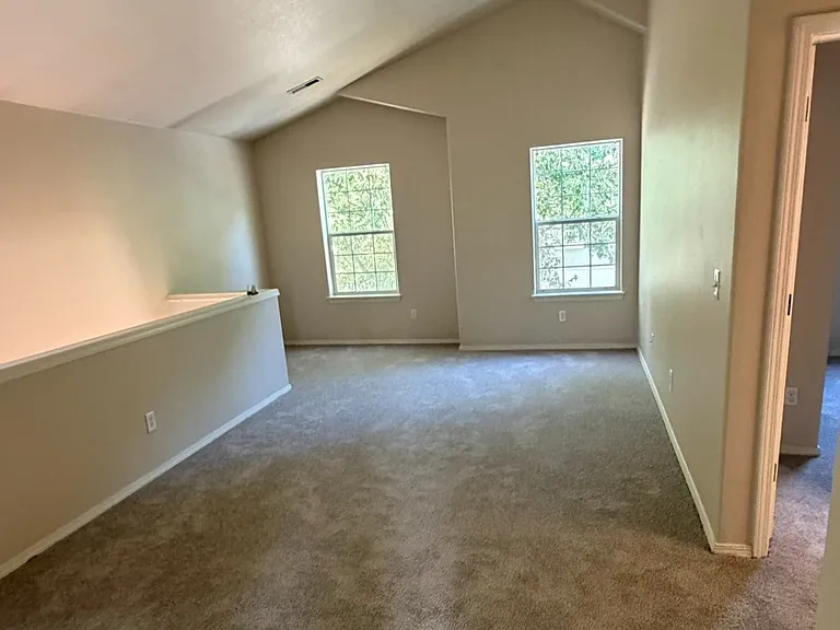 7502 NE Catherine Ct — Photo 9