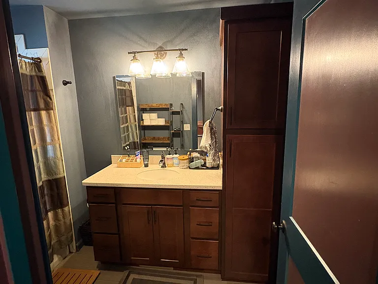 614 W Main St — Photo 39