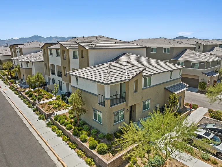 2841 Brilliant Aurora Ln #5 — Photo 3
