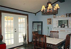 3rd image of 10022 Oakwood Dr