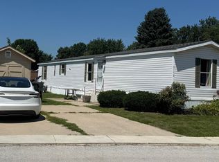 8146 Silverwood Dr #L-228, Findlay, OH 45840