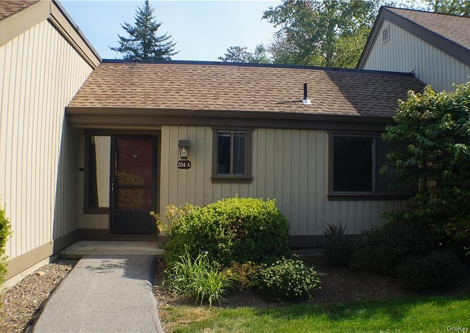 1st image of 204 Heritage Hls #A