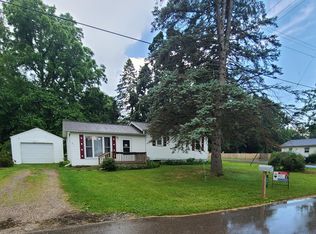 901 Helena Ave, Jackson, MI 49203