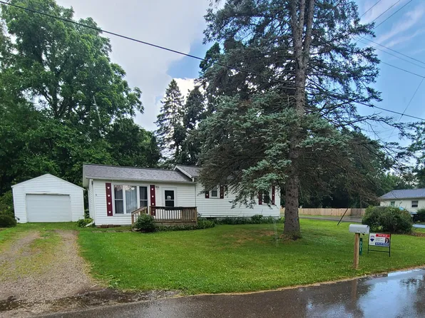 901 Helena Ave, Jackson, MI 49203