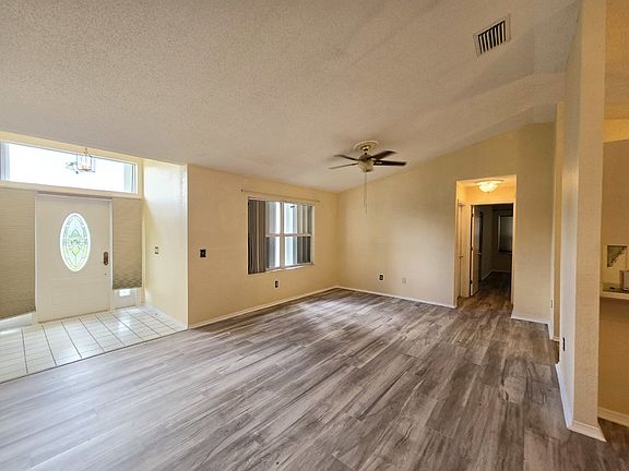 2nd image of 3495 Lake View Blvd