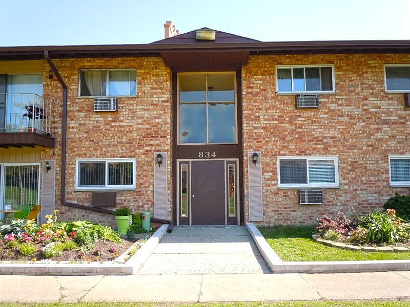 Front of Nice Brick Condo