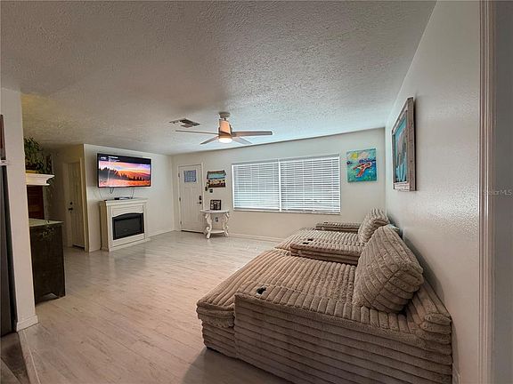 5th image of 11375 Corrigan St