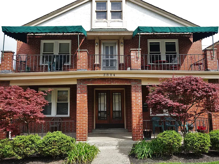 3884 Vine St — Photo 1