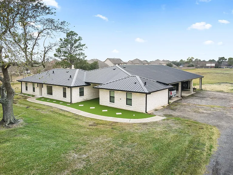 4002 Dixie Farm Rd — Photo 28
