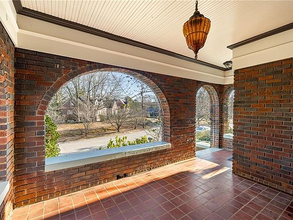 3rd image of 557 Manford Rd SW