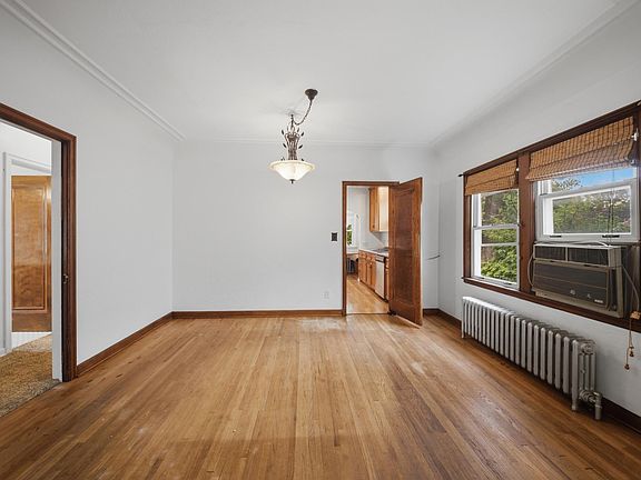 3rd image of 2609 12th Ave S