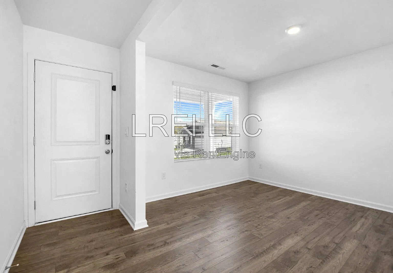 4 bed, 3.0 bath, 2053 sqft, $2,650 — Photo 2