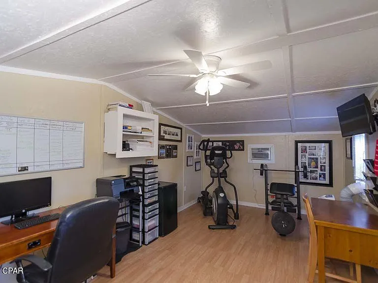 1403 Maryland Ave — Photo 16